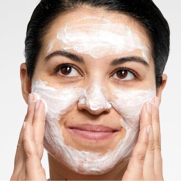 Clinique Pink and Pink Skincare - Picture 2 of 8